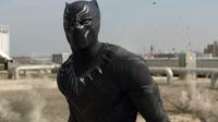 Black Panther di film Captain America: Civil War. (bustle.com)