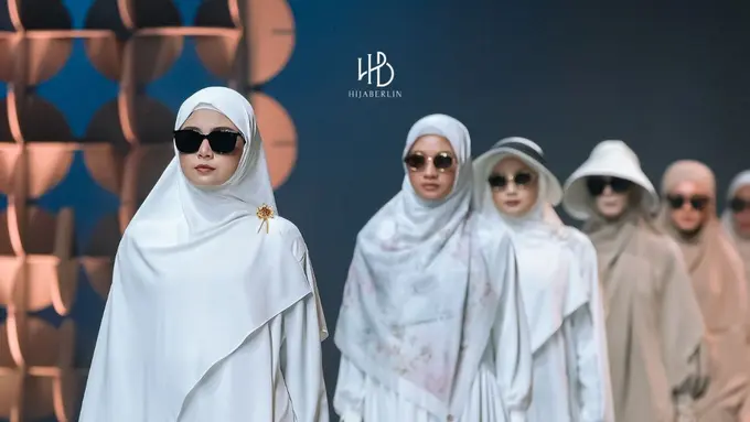 Shahabiyyah, Cerminan Perempuan Lembut dengan Keimanan yang Kokoh di Koleksi Busana Muslim Terbaru Hijaberlin