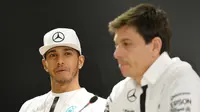 Mercedes Tolak Fernando Alonso karena Lewis Hamilton