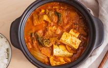 Cara Membuat Kimchi Jiggae Hidangan Sup Khas Korea, Rasanya Dijamin Otentik