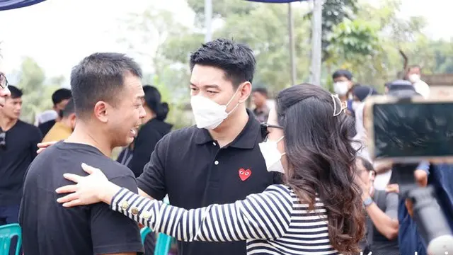 7 Potret Pemakaman Clerence Chyntia, Tangis Rio Alief Pecah