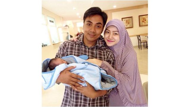 Pada 2015 lalu, kedua pasangan ini dikaruniai putri pertama yang diberi nama diberi nama Zulaikha Nisaul Jannah Makhatul Mubarokah.
