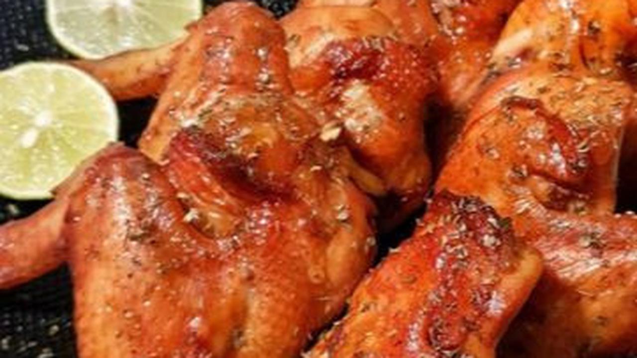 2. Resep Menu Lauk Buka Puasa: Honey Lime Chicken Wings<br>
