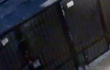 Terekam CCTV, Seorang Wanita Buang Bayi Depan Rumah Warga di Bekasi