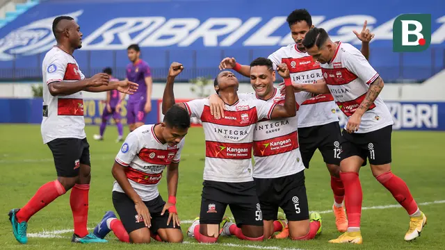 Foto: Dua Gol Bola Mati Jaja ke Gawang Persik Kediri Jauhkan Madura United dari Zona Degradasi di Pekan ke-13 BRI Liga 1