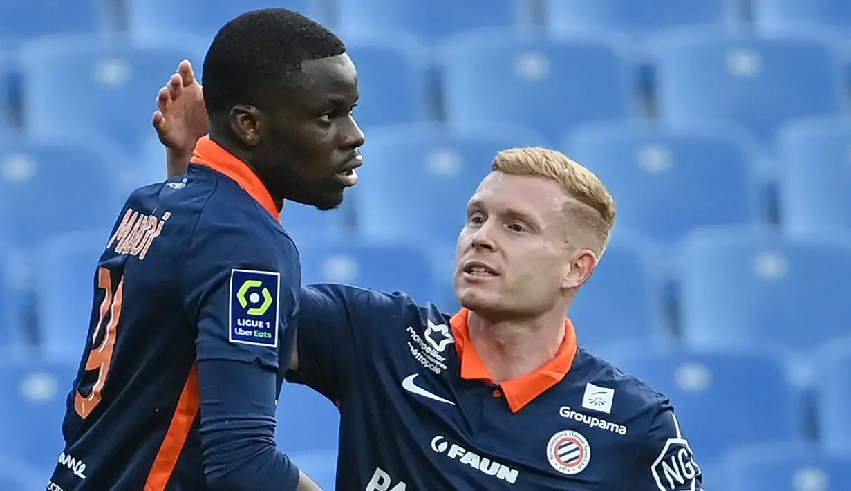 Stephy Mavididi (kiri). Merupakan anggota akademi Arsenal selama 8 tahun yang dibuang ke Juventus saat berusia 20 tahun pada 2018. Tidak sukses di Juventus, ia memilih hijrah ke klub Prancis Dijon pada musim 2019/2020. Kini memperkuat Montpellier dan telah mencetak 6 gol. (AFP/Pascal Guyot)