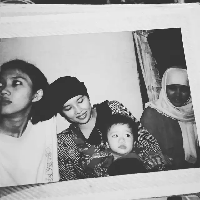 6 Potret Masa Kecil Ammar Zoni Ini Menggemaskan Banget