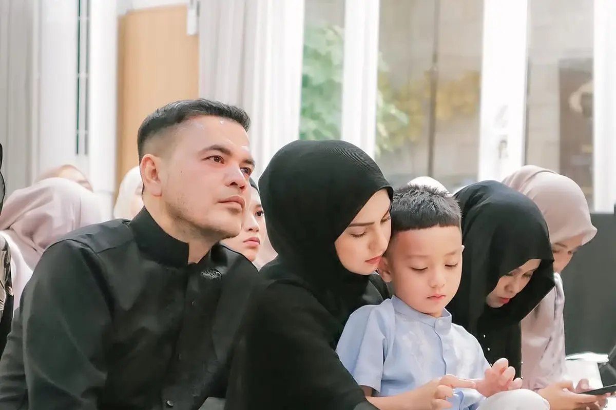 Makin Ganteng, Begini Potret Terbarunya Air Rumi Akbar Bersama Irish Bella