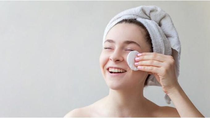 Berbagai Cara Memanfaatkan Rose Water Untuk Perawatan Kulit