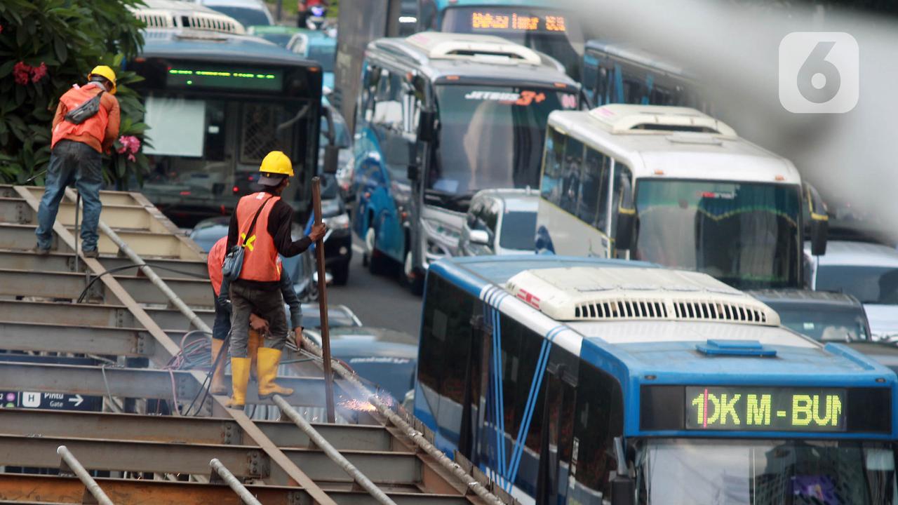 TransJakarta Geser Halte Kebon Sirih ke Halte Temporer Imbas Pengerjaan Proyek MRT