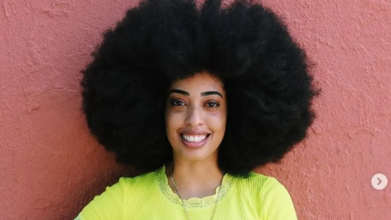 Wanita dengan rambut terbesar di dunia