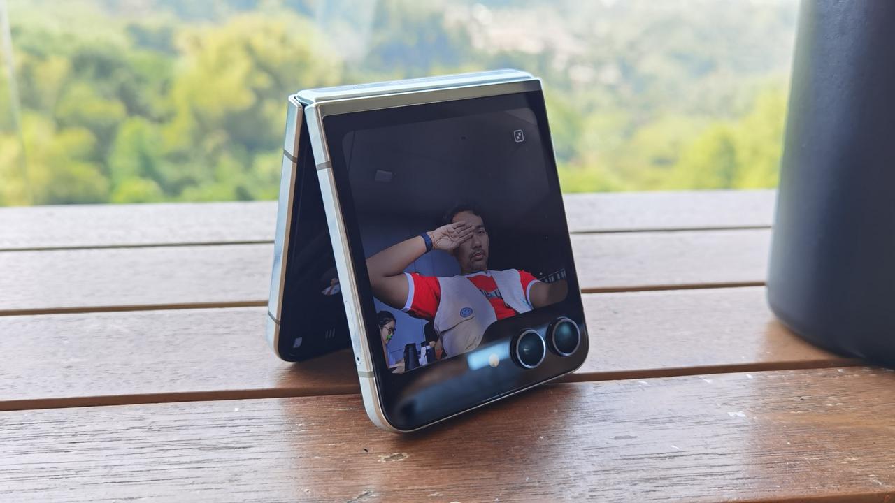 Samsung Galaxy Z Flip5 5G. Liputan6.com/Yuslianson