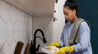 Cara Hilangkan Bau Amis di Peralatan Dapur dengan Satu Bahan, Ampuh Dilakukan