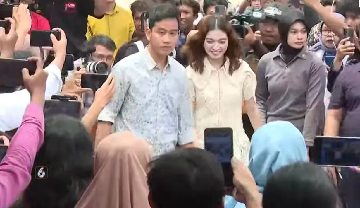 Terakhir, ada istri Gibran Rakabuming Raka, Selvi Ananda yang penampilannya tidak kalah mencuri perhatian. [YouTube/SCTV]