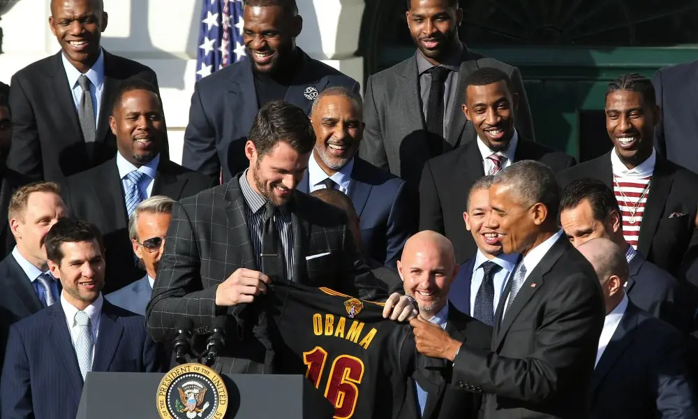 Mantan Presiden Amerika Serikat Barack Obama bersama Cleveland Cavaliers (USA Today)