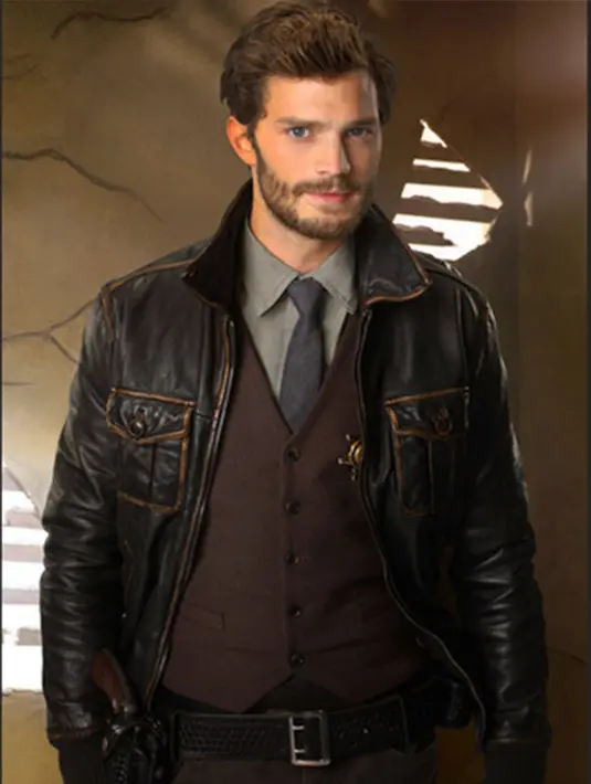  Pesona memikat Jamie Dornan di film Fifty Shades Of Grey memang takan terkalahkan, badan bidang yang ia miliki membuat para wanita ingin memeluknya. . (Via Eonline.com/sry)