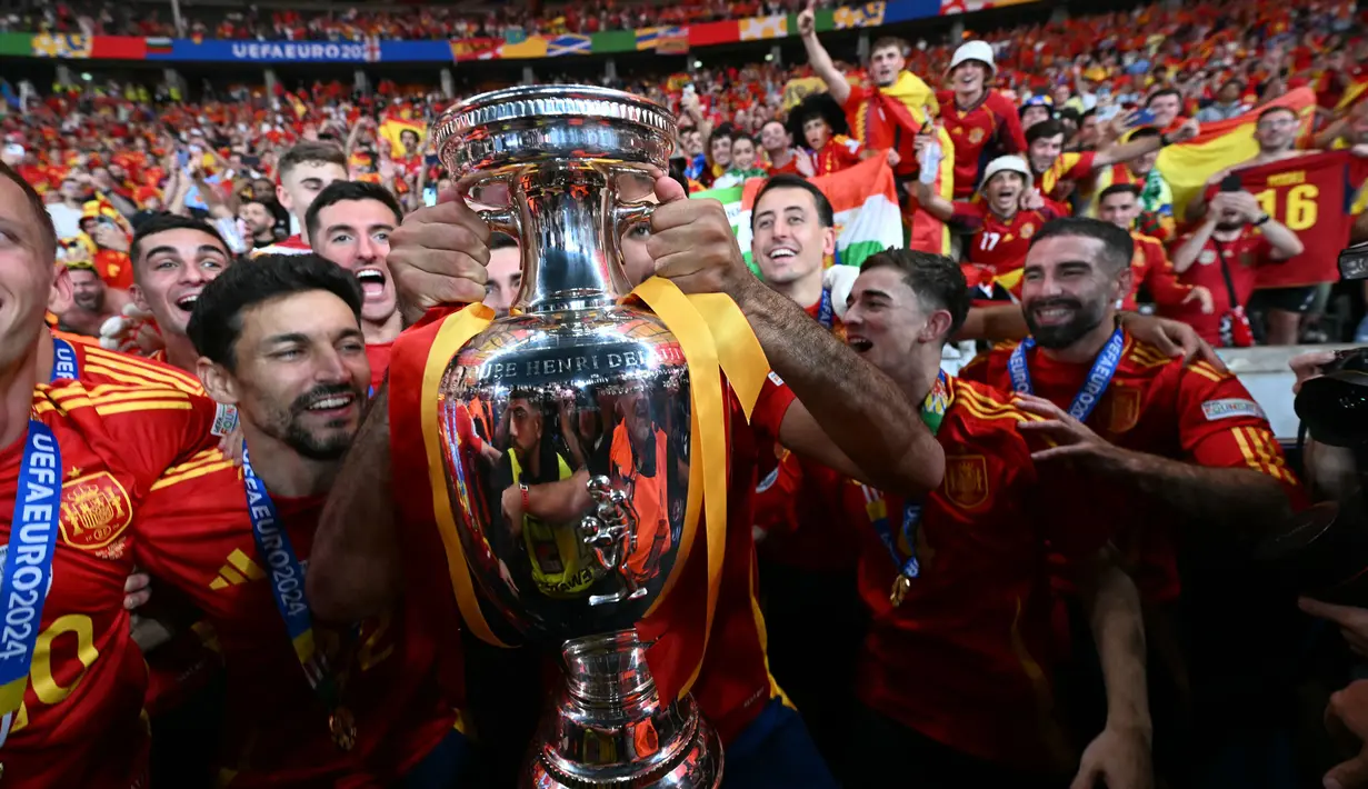 Spanyol menjadi tim pertama yang memenangkan enam pertandingan dalam satu edisi Euro. (INA FASSBENDER/AFP)