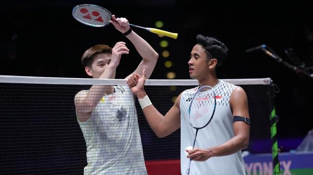 Tunggal putra Indonesia Alwi Farhan terhenti di perempat final All England 2026 setelah dikalahkan keunggulan kedua asal Thailand Kunlavut Vitidsarn 17-21 dan 12-21 di Utilita Arena Birmingham, Inggris, Jumat (6/3) malam WIB. (foto: PBSI)
