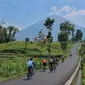 Gunung Butak di Malang dengan panorama alamnya. (Dok: Instagram @pesepeda__)