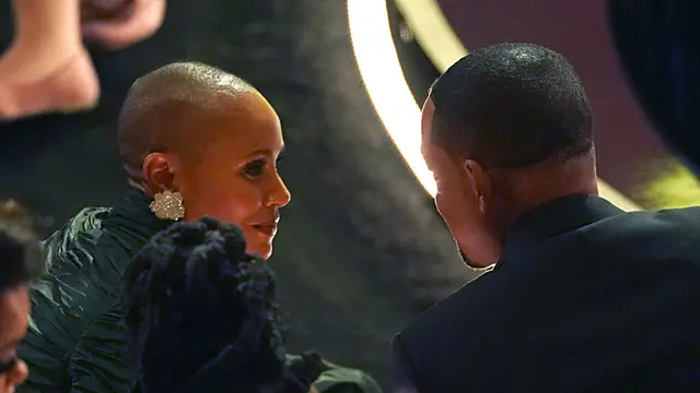 Will Smith dan sang istri, Jada Pinkett Smith di Piala Oscar 2022. (AP Photo/Chris Pizzello)