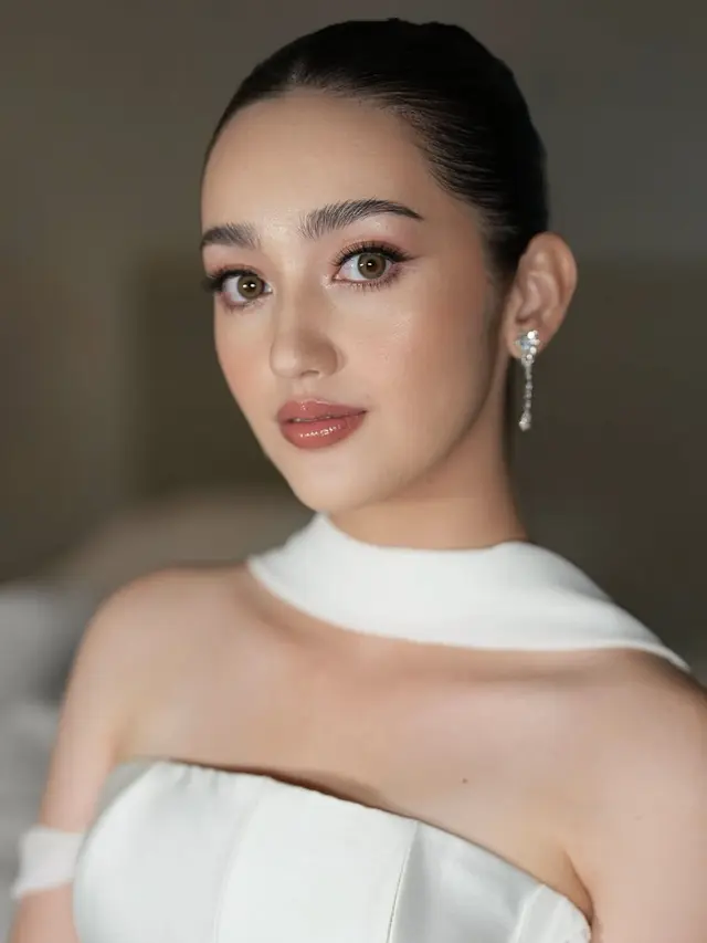 Ranty Maria Foto Prewedding di Bali dengan makeup flawless. [@sheilakho.makeup]