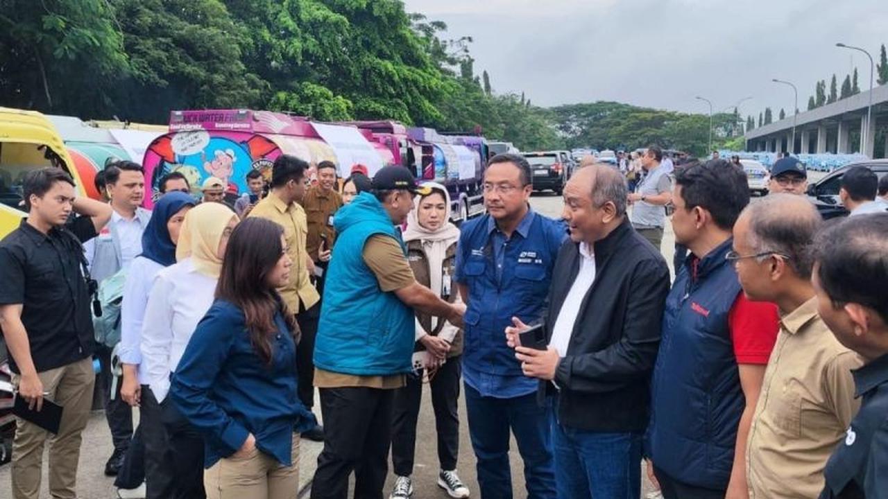 Komdigi Salurkan Bantuan Aceh: 118 Tangki Air Bersih dan Logistik untuk Pemulihan Pascabencana