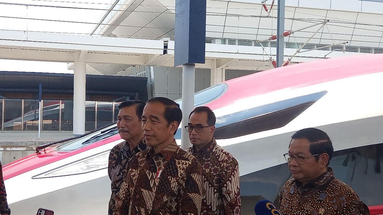 Terlihat dari tiket kereta cepat yang ludes dipesan masyarakat selama 3 pekan masa uji coba. <br>