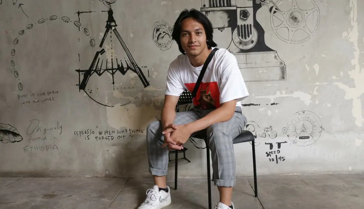 Jefri mengakui tantangan film ini lebih besar dari sebelumnya. Bahkan, ada adegan yang belum pernah dirasakan sama sekali yaktu diving. (Agus Apriyanto/Kapanlagi.com)