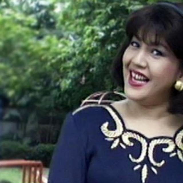 Ully Artha Selalu Bilang Ingin Berhenti Merokok Showbiz Liputan6 Com