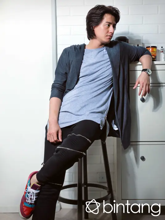 Roger Danuarta bersyukur dengan semua yang sudah ia dapat. Bisnis kulinernya berjalan baik seiring dengan berjalannya waktu, dan dirinya juga kembali berkarya di dunia hiburan setelah sempat terpuruk karena narkoba. (Galih W. Satria/Bintang.com)