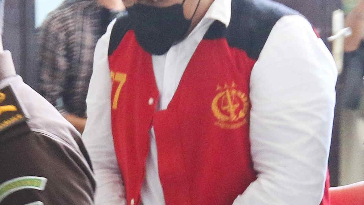 Majelis hakim yang mendengar alasan penundaan tersebut, menyetujuinya dan sidang akan dilanjutkan pada Selasa pekan depan.