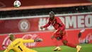 Penyerang Belgia, Romelu Lukaku, berusaha mencetak gol ke gawang Denmark pada laga lanjutan UEFA Nations League di Stadion Den Dreef, Kamis (19/11/2020) dini hari WIB. Belgia menang 4-2 atas Denmark. (AFP/John Thys)