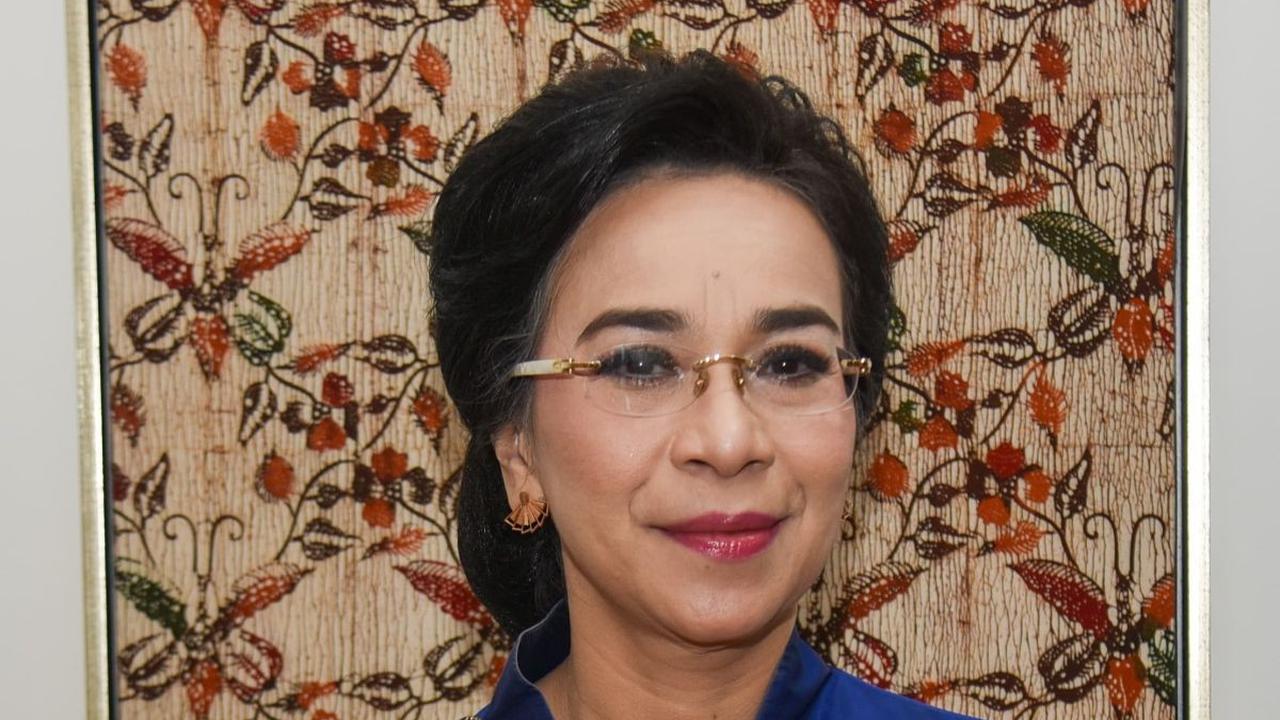 Nadiem Makarim Tunjuk Chatarina Muliana Girsang  Jadi Plt Rektor UNS