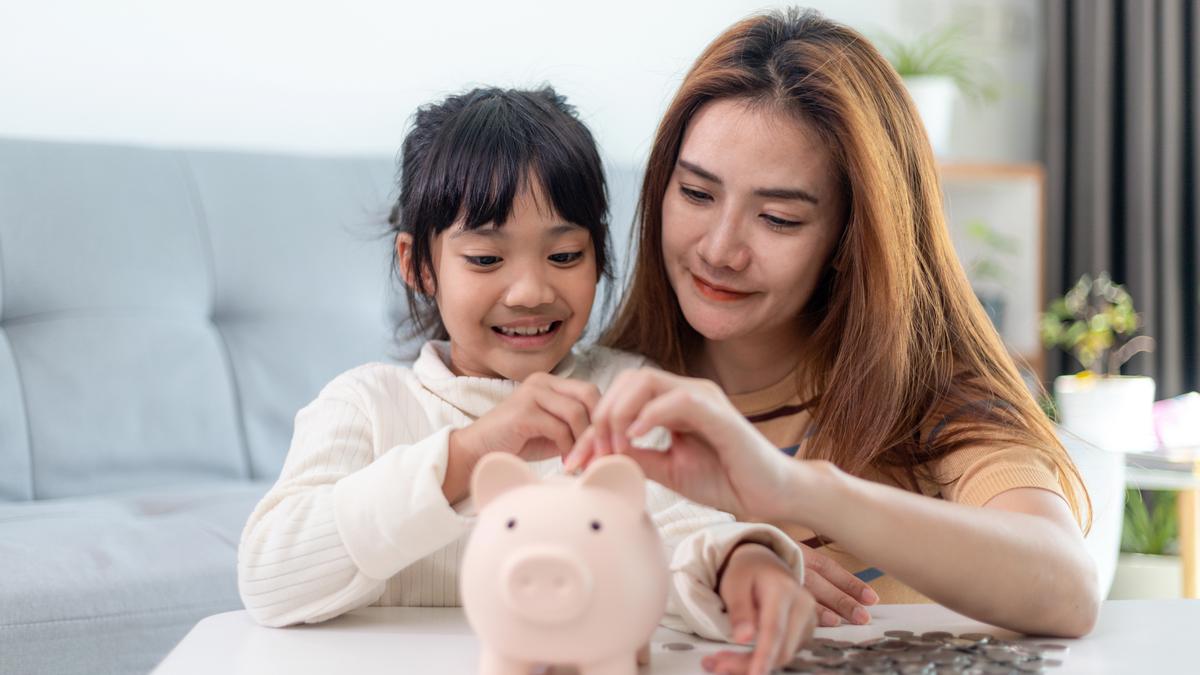 5 Cara Mengajarkan Uang Pada Anak Untuk Masa Depan Finansial Yang Sehat