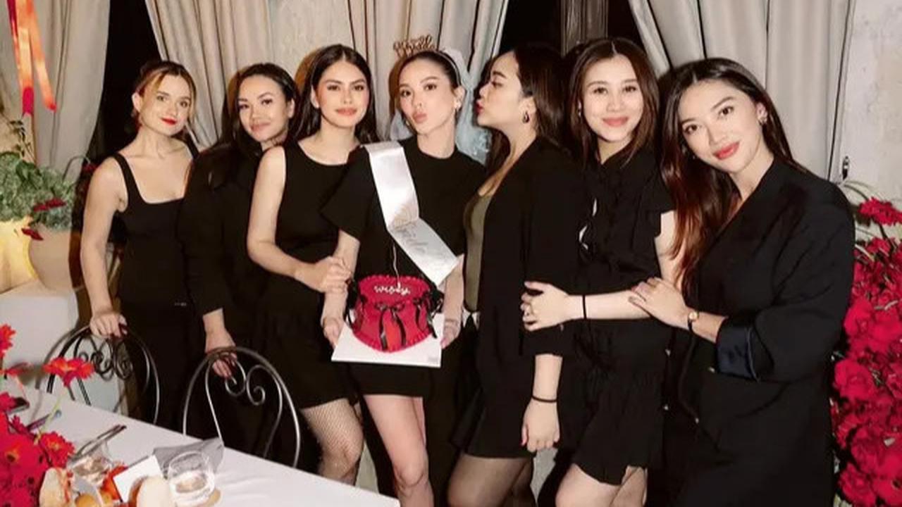 Inspirasi Model Dress Bridal Shower ala Alyssa Daguise, Tampil Elegan Serba Hitam