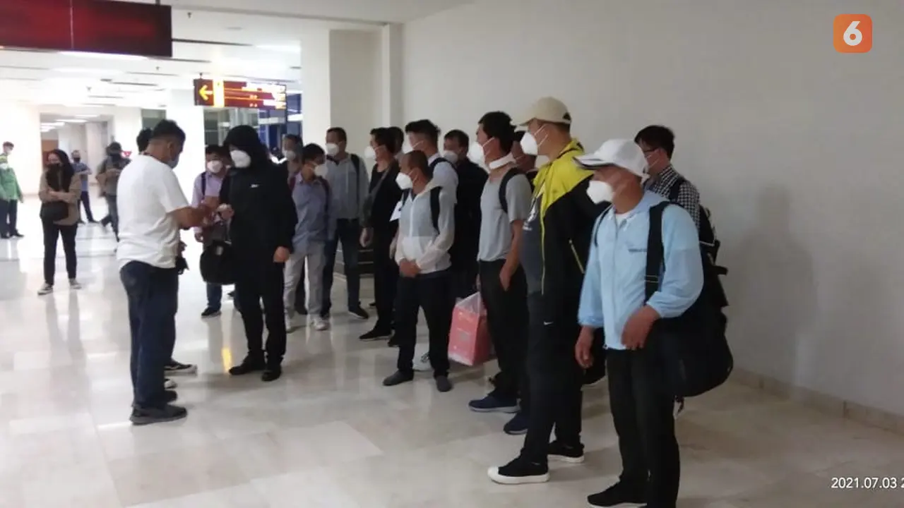 Hendak bekerja di pabrik smelter, 20 TKA Tiongkok tiba di Sulsel (Liputan6.com/Istimewa)