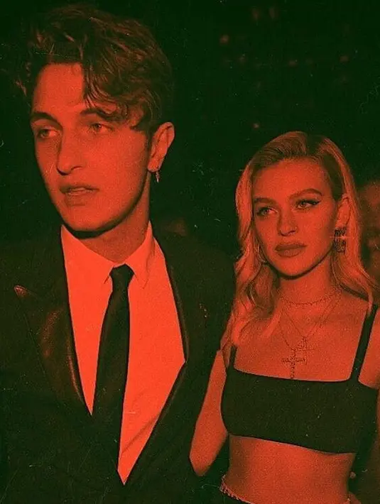 Sementara itu Anwar sendiri miliki kekasih yakni Nicola Peltz. (instagram/anwarhadid)