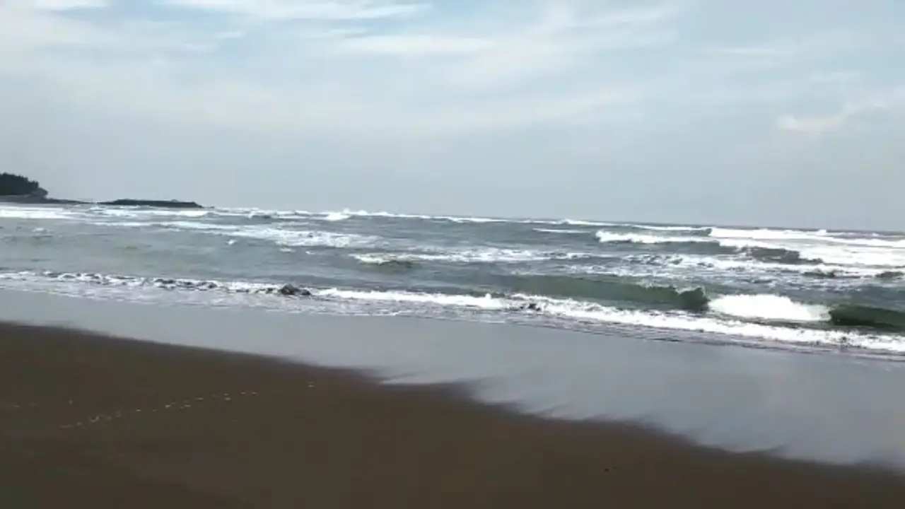 2 nelayan hilang tenggelam usai terlempar dari kapal yang dihantam ombak tinggi Pantai Sodong, Cilacap. (Foto: Liputan6.com/Basarnas)