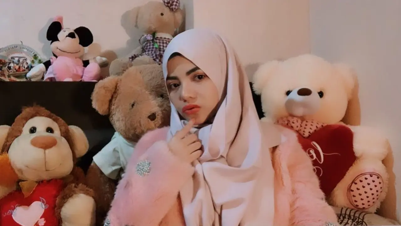 Ingin Fokus Ibadah saat Ramadhan, Ini 7 Potret DJ Dinar Candy Berhijab