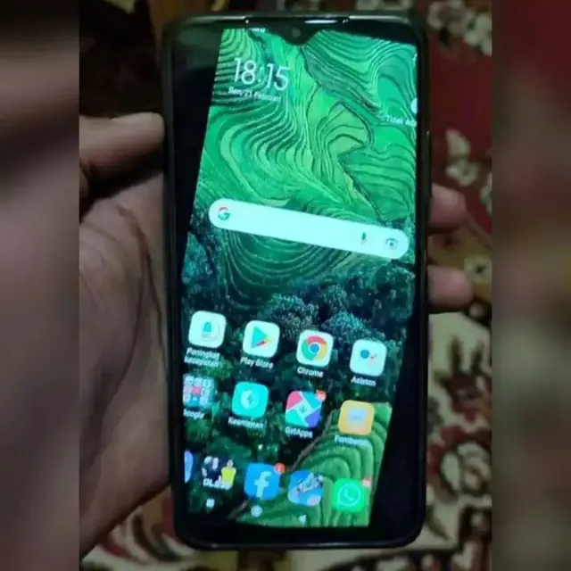7 Potret Nyeleneh Orang Pakai Gadget Sampai Layarnya Rusak Ini Bikin Heran