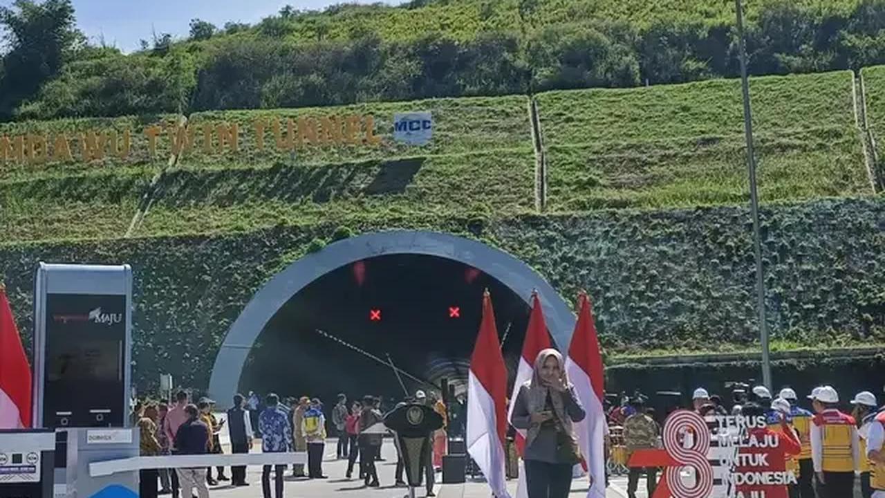 "Apakah akan ada taksi-taksi yang mangkal di Kertajati atau tidak. Konektivitas atau angkutan lanjutan ini sangat penting ya," tutur Alvin.