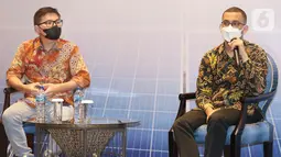 Senior Product Manager Huawei Indonesia Ali Hanif (kanan) dan Chief Commercial Officer of SUN Energy Dionpius Jefferson (kiri) dalam diskusi mengejar Targer Bauran energi melalui pemanfaatan tenaga hijau di Ibukota Negara Baru di Jakarta. Target EBT sebesar 23% pada tahun 2025. (Liputan6.com)