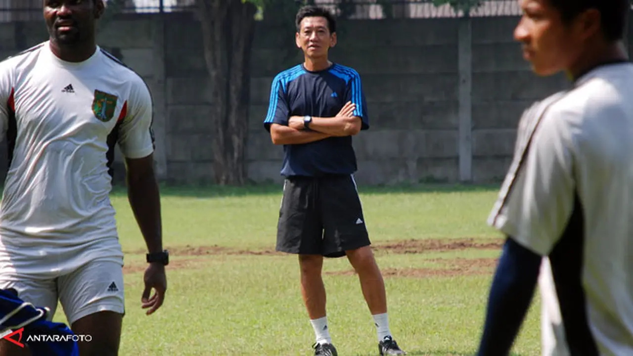 pelatih-persebaya-130218b.jpg