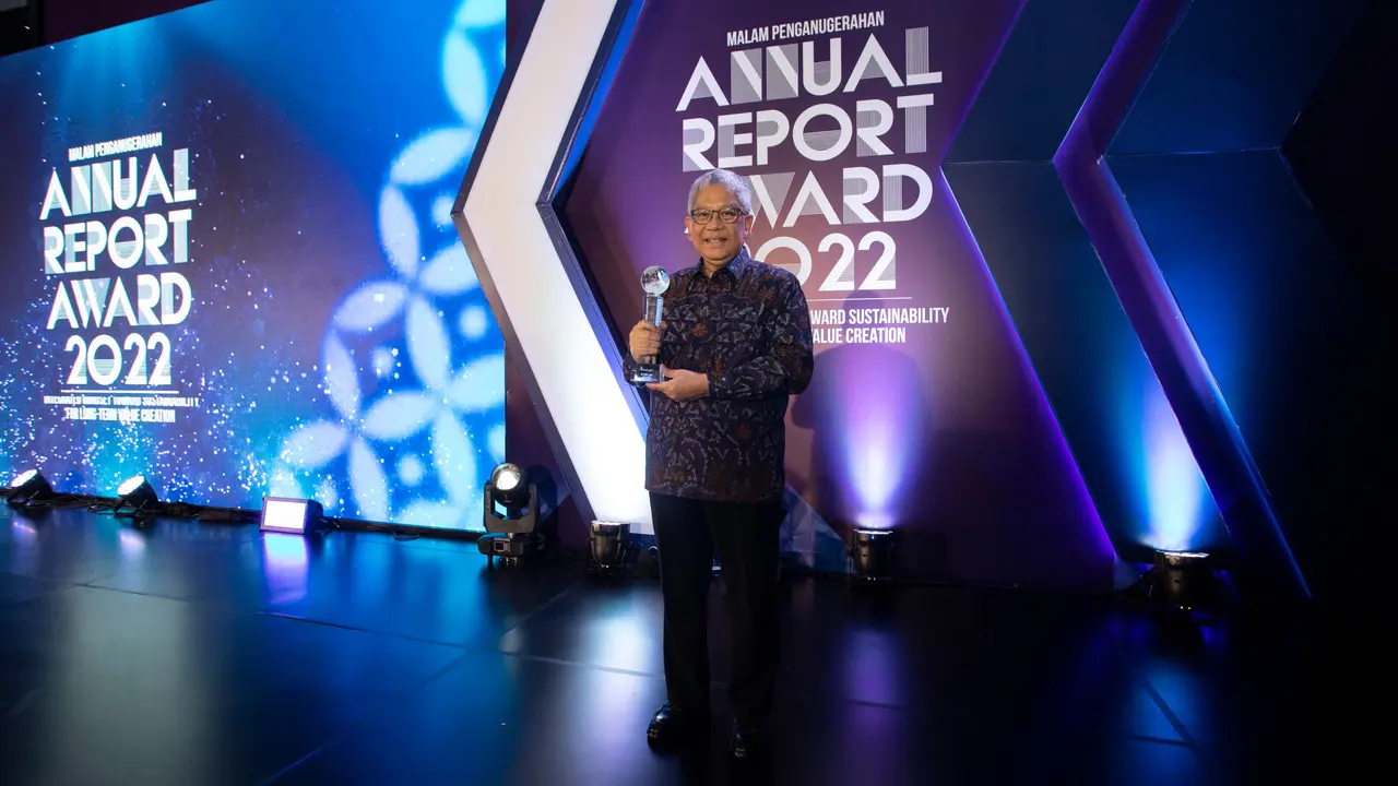 Bank BJB menerima penghargaan Annual Report Award (ARA) 2022 pada kategori Perusahaan Go Publik Keuangan dengan predikat Juara 3 bersama Bank Himbara. Posisi lain dipegang BMRI Juara 1 dan BBRI Juara 2.