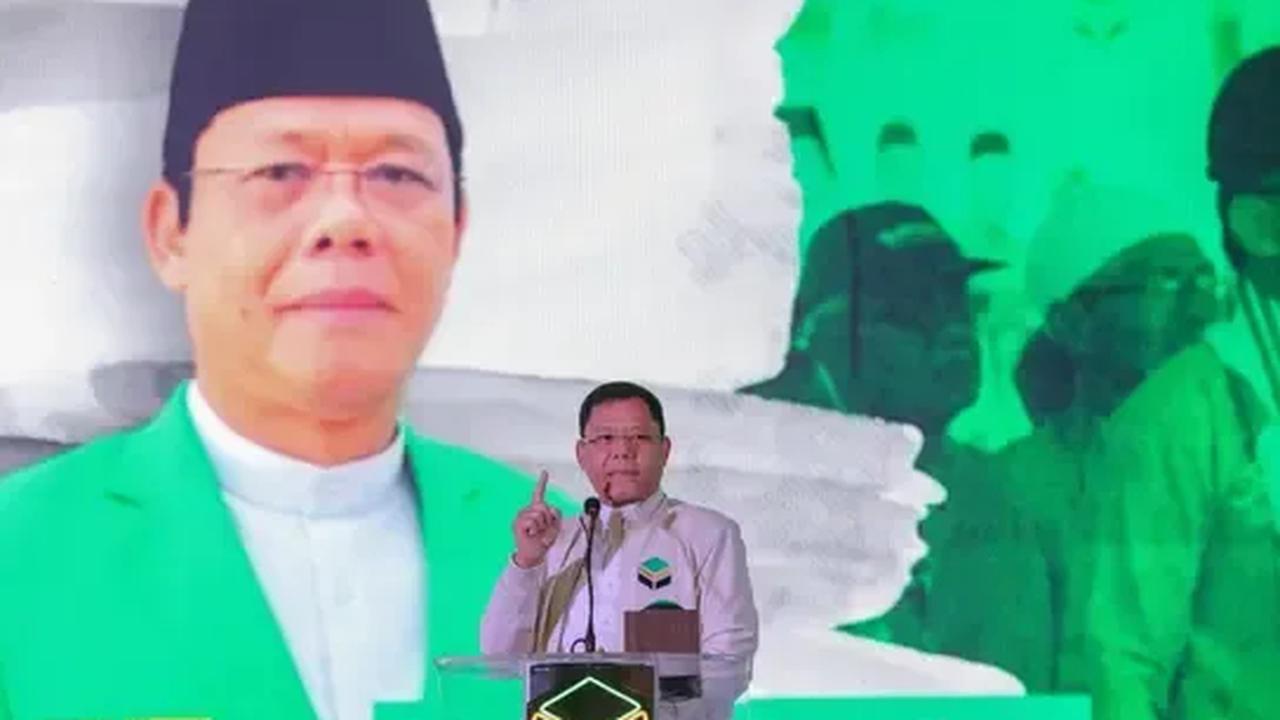 Kata dia, kalau hubungan PPP dan PDIP tidak setara, tentunya akan terus berantem. Lantaran, secara letak kantor saja sangat dekat.&nbsp;