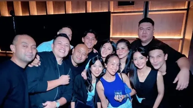 Suasana pesta ultah Jonathan Frizzy ke-41 (Foto: Instagram gilsradipa)