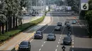 Suasana lalu lintas kawasan Jalan Thamrin, Jakarta, Selasa (22/9/2020). Kepala Dinas Perhubungan DKI Syafrin Liputo mengatakan selama sepekan PSBB Jakarta terjadi penurunan yang fluktuatif pada volume kendaraan masuk ke Ibu Kota mulai dari 5 persen hingga 19 persen.  (Liputan6.com/Faizal Fanani)