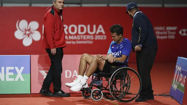Foto: Langkah Christian Adinata di Malaysia Masters 2023 Terhenti Akibat Cedera, Sempat Tipiskan Ketertinggalan saat Gim Pertama
