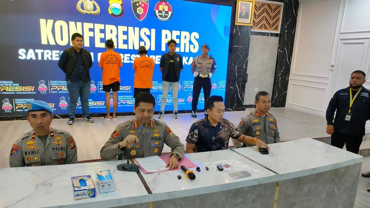 Konferensi Pers Kasus Pencabulan Anak Kandung di Makassar