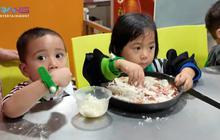 Buat Pizza Bareng Nuni, Potret Rayyyanza Malah Sibuk Makan Keju Sampai Buat Sus Rini Istighfar